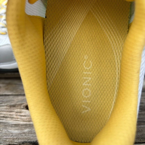 Vionic Tokyo Sneakers - Picture 10 of 12